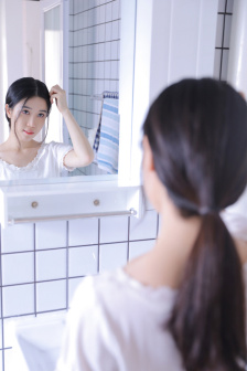 举起手来